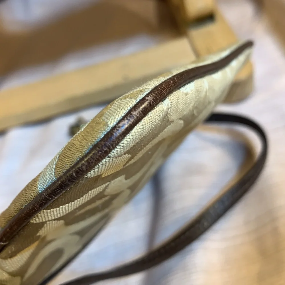 Coach preloved great